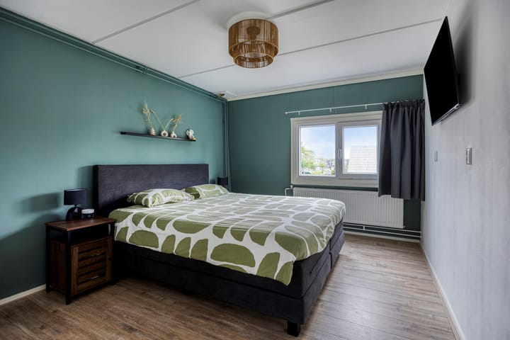 Photo 30 of Botter 18