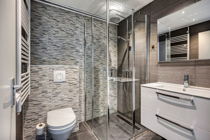 Photo 32 of Botter 18