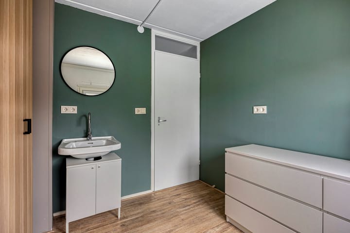 Photo 39 of Botter 18