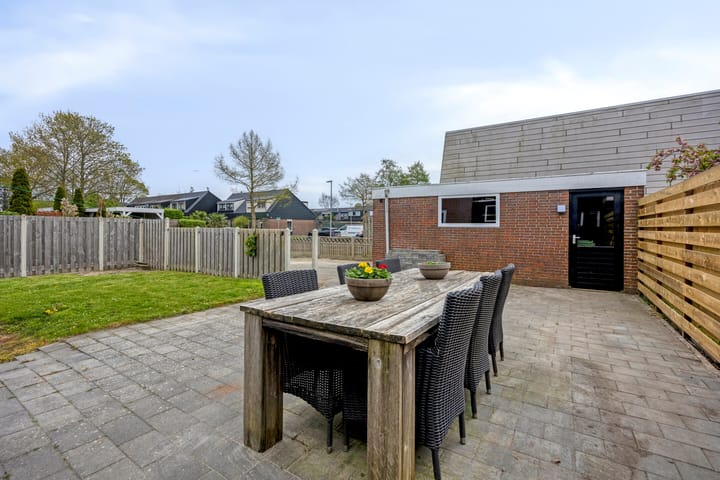 Photo 46 of Botter 18