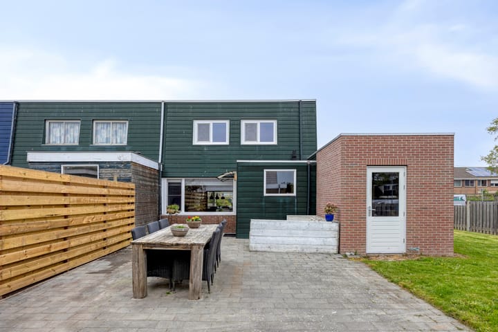 Photo 48 of Botter 18