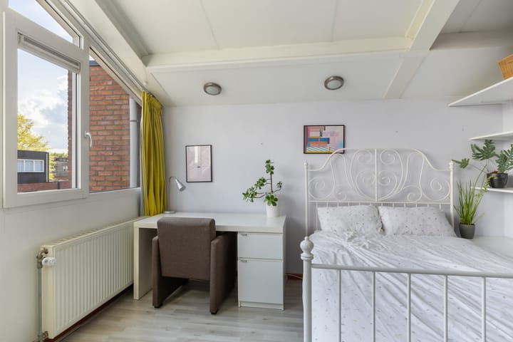 Foto 44 van Hendrik van Lunterenstraat 10