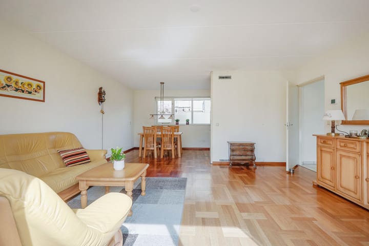 Photo 10 of Johanna Naberstraat 53