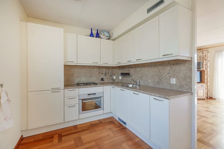 Photo 15 of Johanna Naberstraat 53