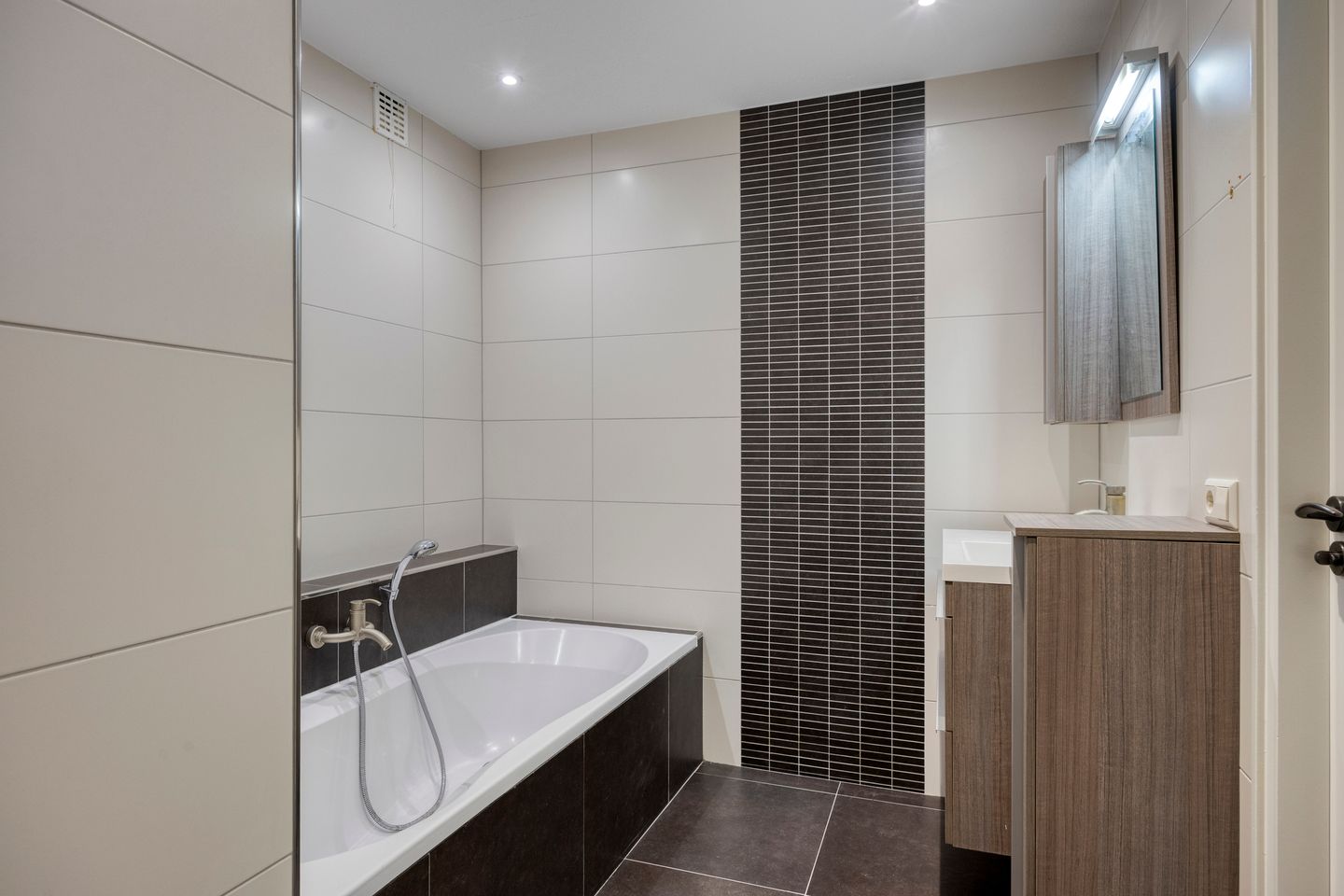 Foto 50 van Oirschotsebaan 73