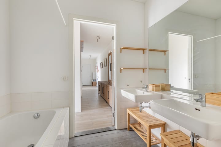 Foto 26 van Van der Hoevenplein 133