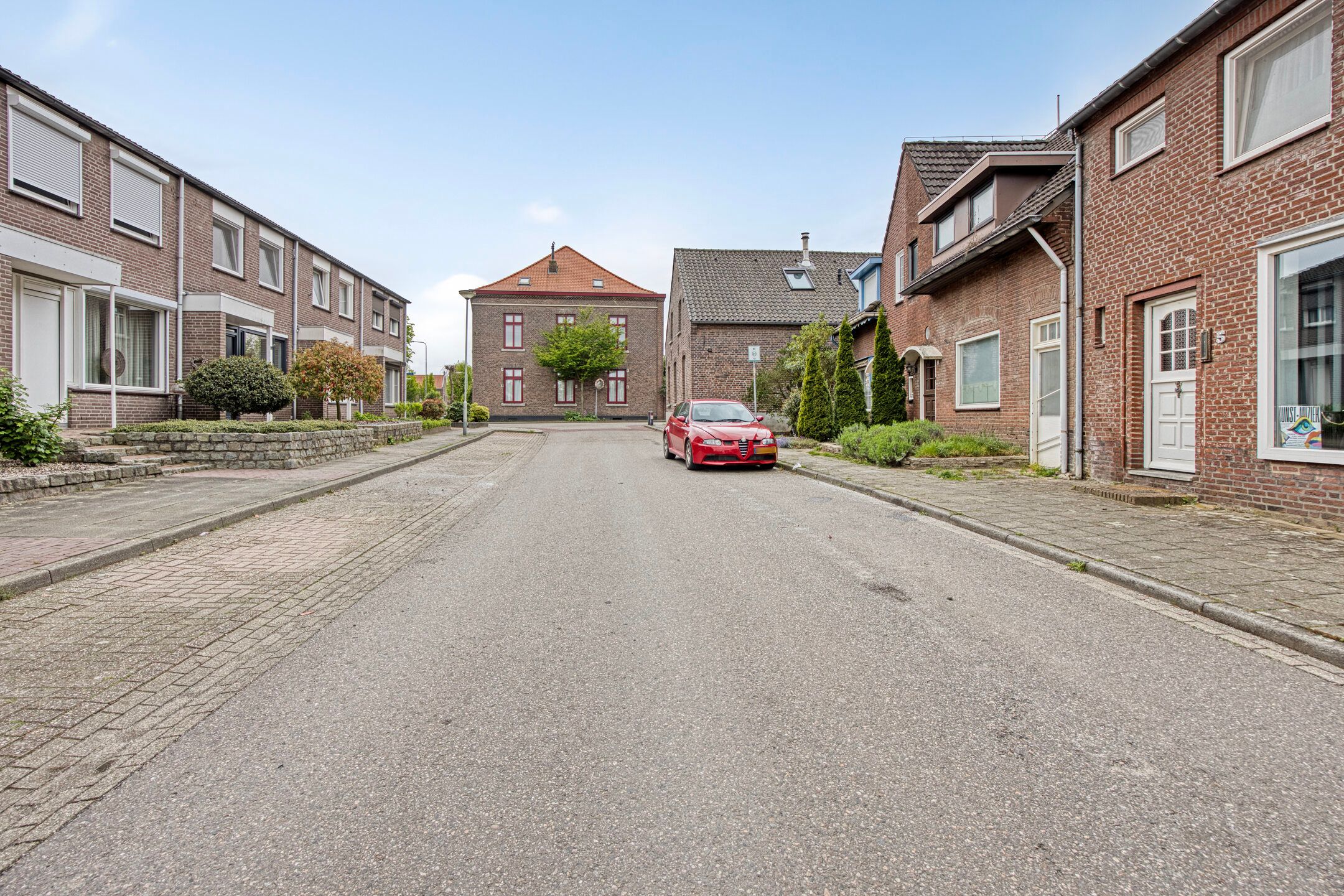 Photo 33 of Schoolstraat 14