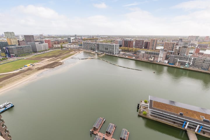 Foto 41 van Van der Hoevenplein 133