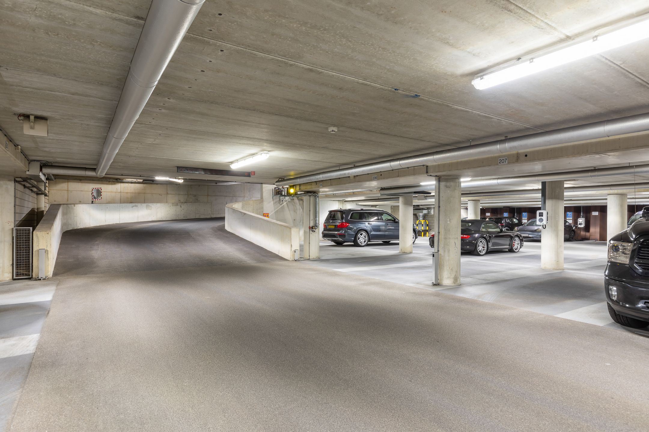 Foto 57 van Van der Hoevenplein 133