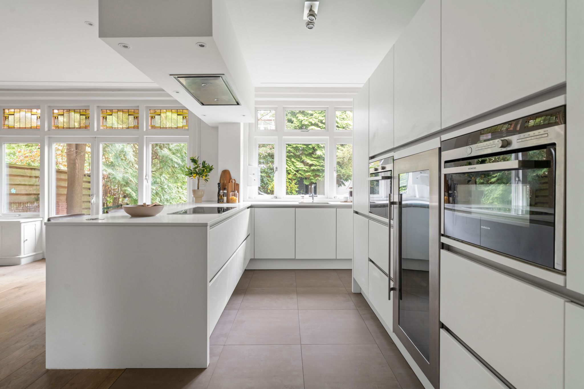 Foto 24 van Surinameplein 78