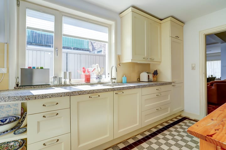 Photo 17 of Enschotsestraat 204