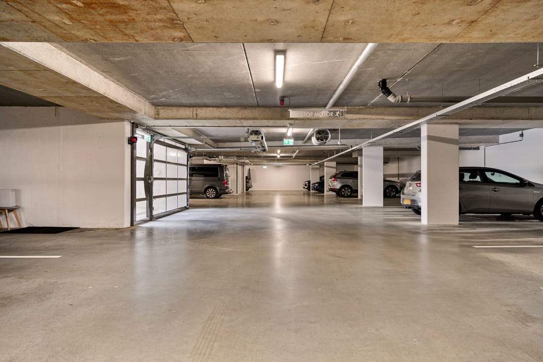 Photo 83 of Barend Veenendaalstraat 38