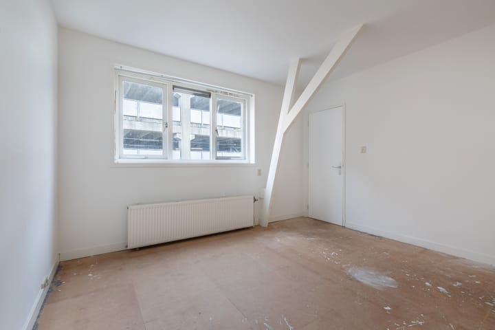 Foto 17 van Leeuwenstraat 68-B