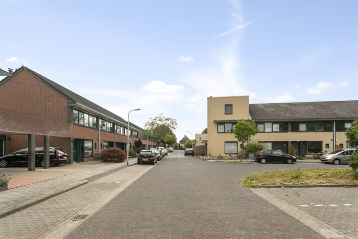 Photo 4 of Den Bestenstraat 26