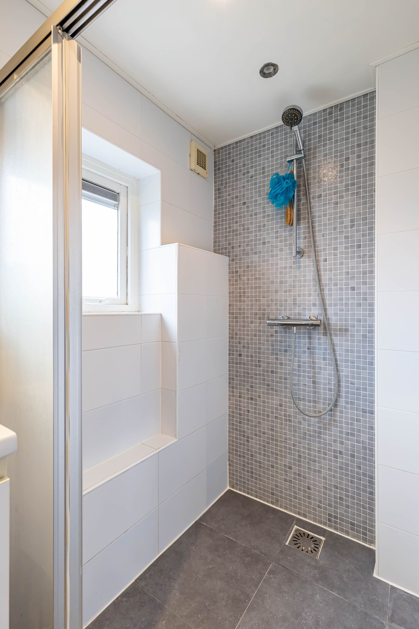 Foto 29 van H.N. Werkmanstraat 9