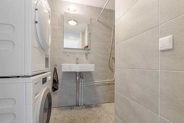 Photo 27 of Gitaarstraat 171