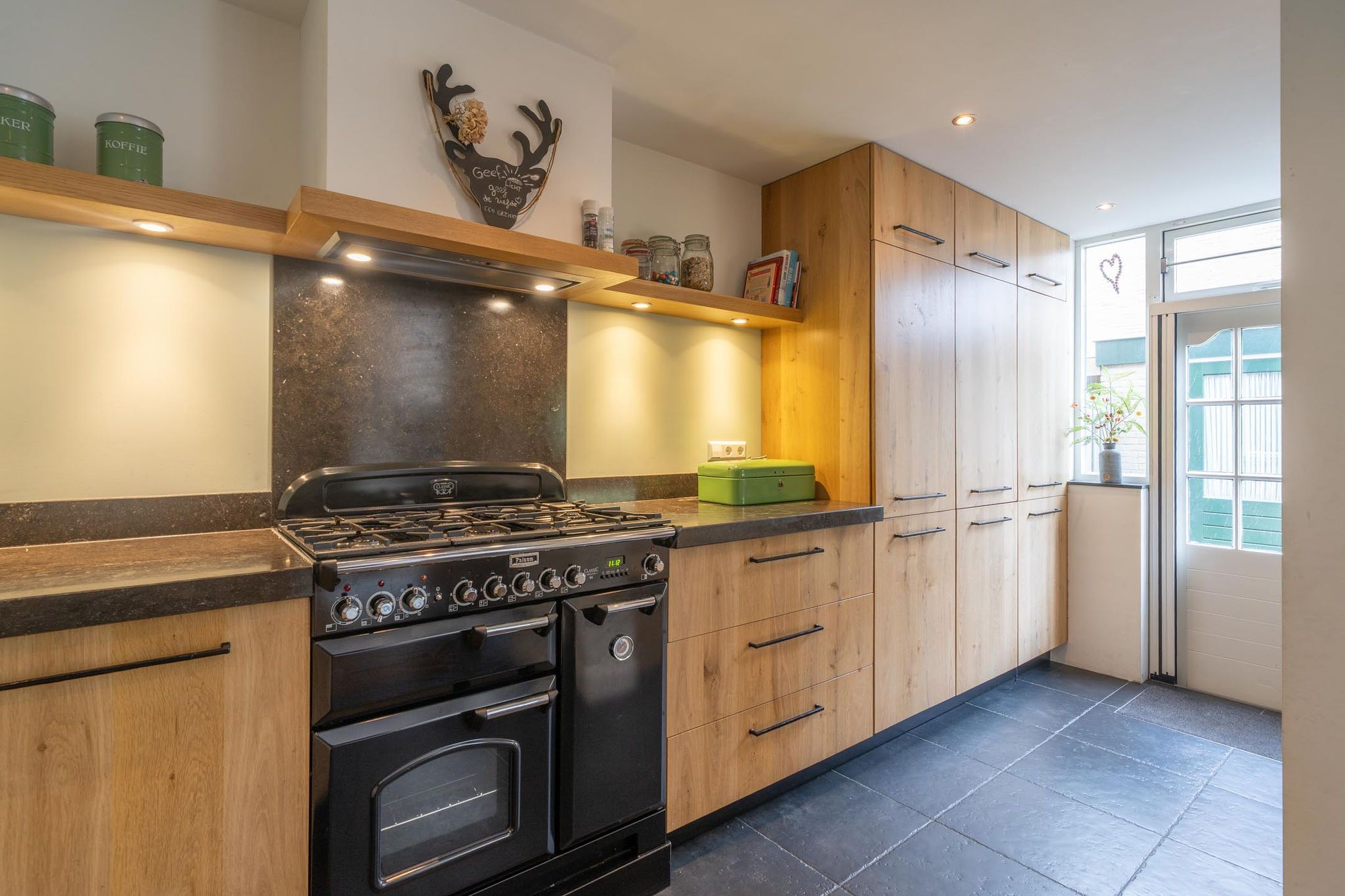 Foto 12 van G van der Valk Boumanstraat 39