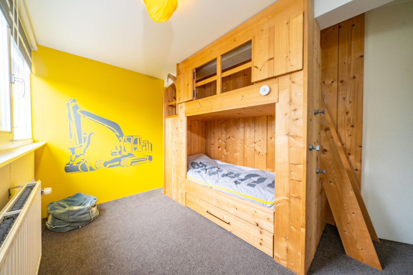 Foto 35 van G van der Valk Boumanstraat 39