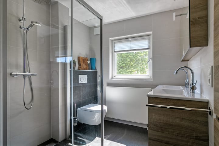 Photo 18 of Hazelaarstraat 42