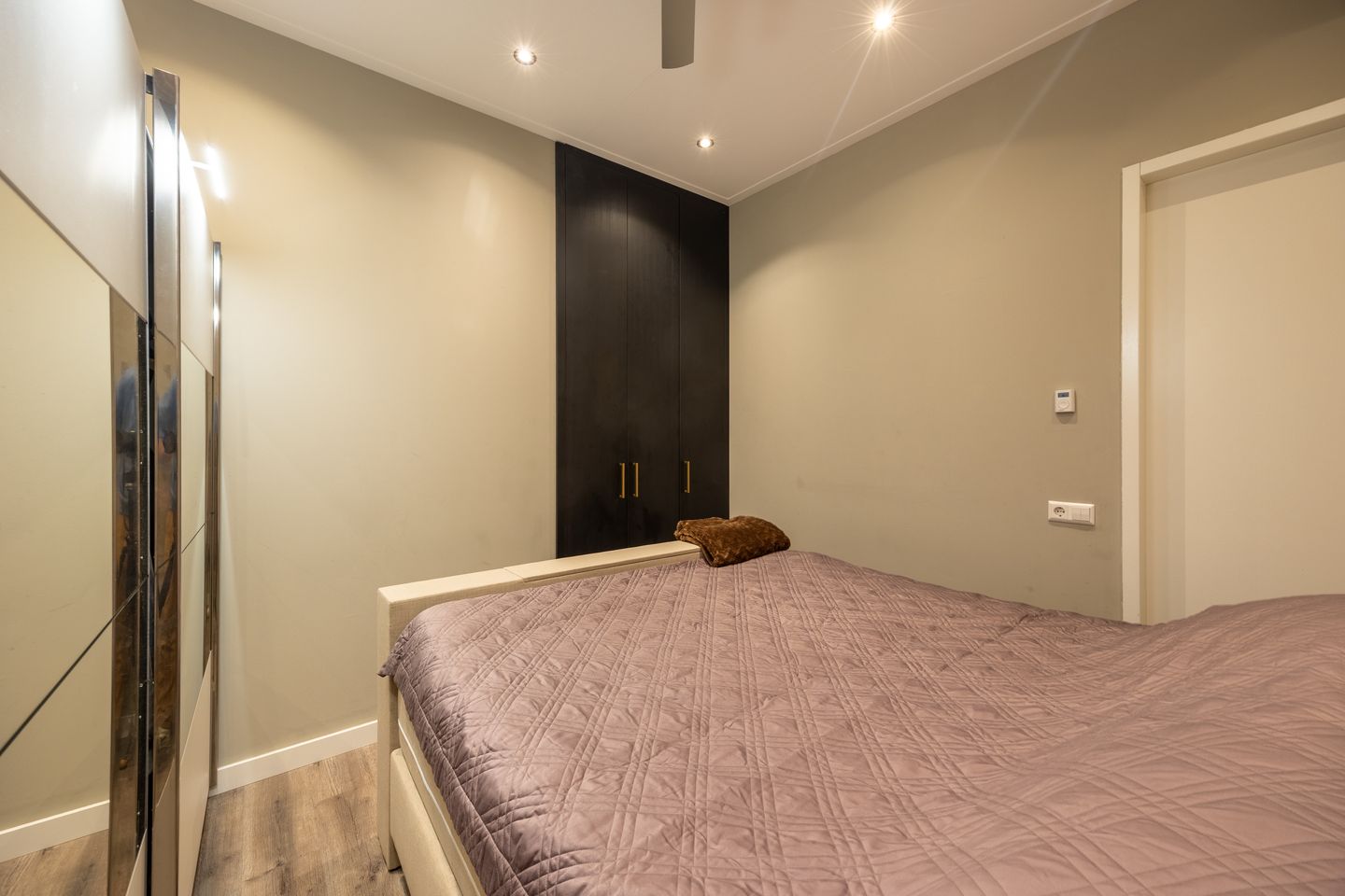 Foto 25 van Merweplein 5-1