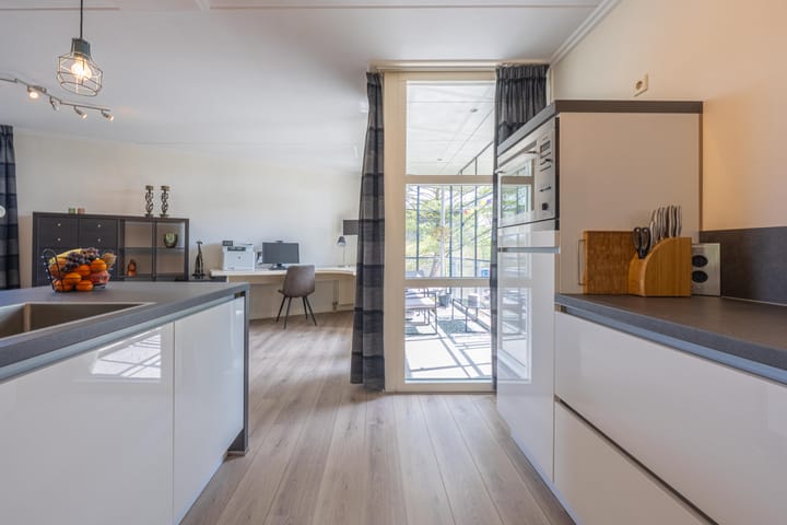 Foto 28 van Marsstraat 16