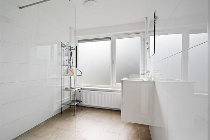 Photo 21 of Burgemeester De Cock van Opijnenstraat 19