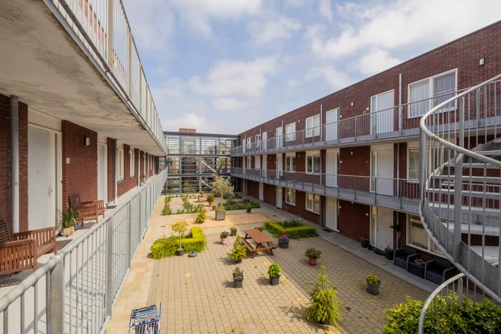 Foto 20 van B.G.J. Berntzenstraat 41