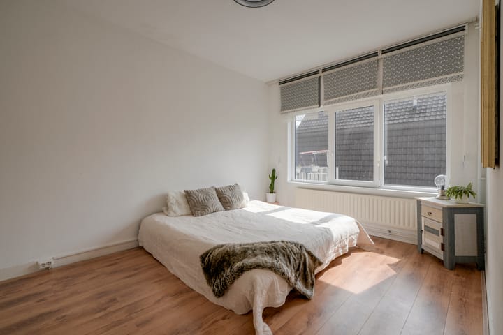 Photo 16 of Keucheniusstraat 13