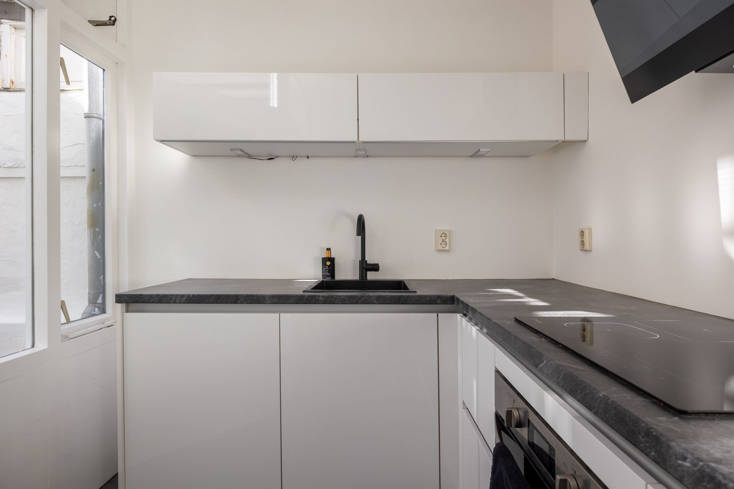 Photo 14 of Singelstraat 28