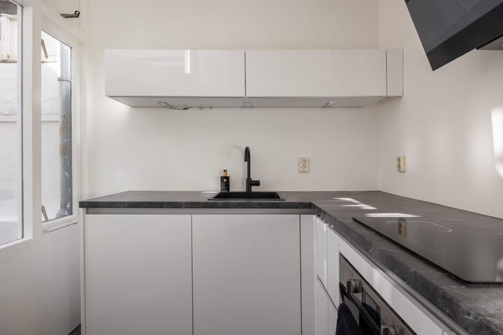 Photo 14 of Singelstraat 28