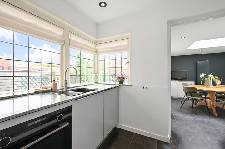 Foto 18 van Parallelweg 136