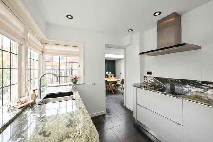 Foto 19 van Parallelweg 136