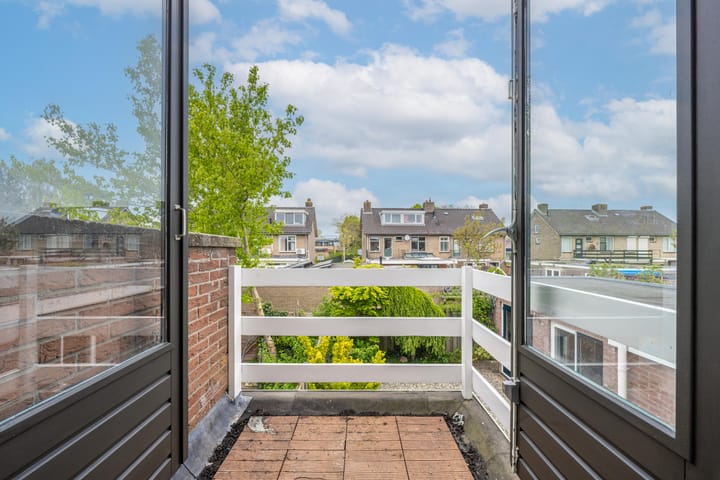 Foto 46 van Burgemeester Van den Steenstraat 8