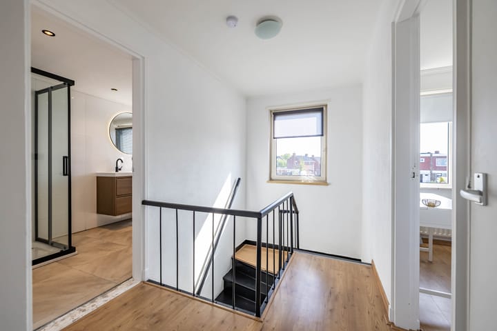 Foto 20 van Roerstraat 8