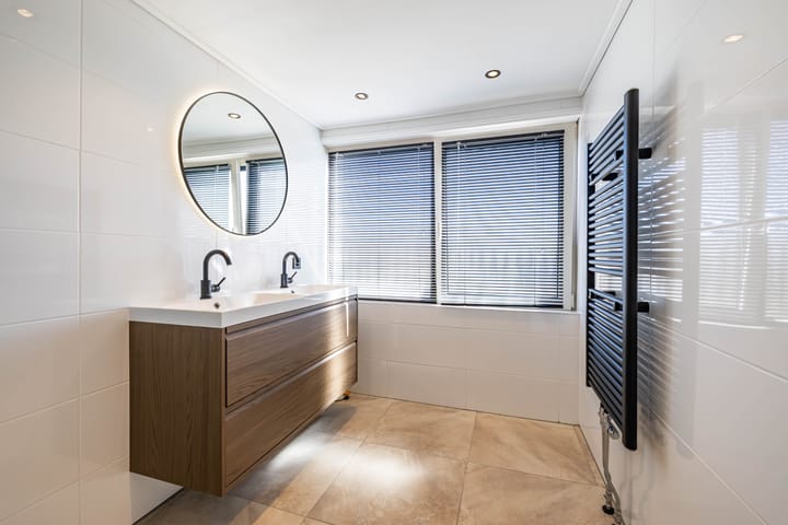 Foto 29 van Roerstraat 8