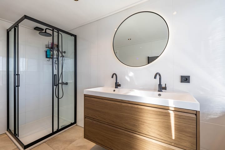 Foto 30 van Roerstraat 8