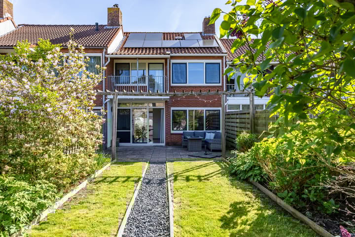 Foto 44 van Roerstraat 8