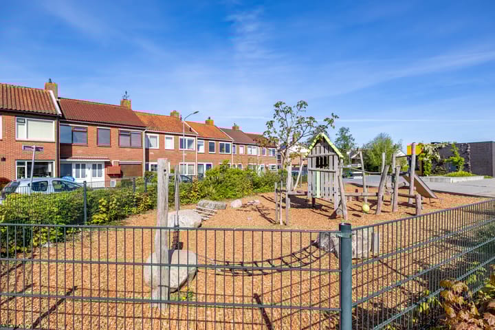 Foto 46 van Roerstraat 8