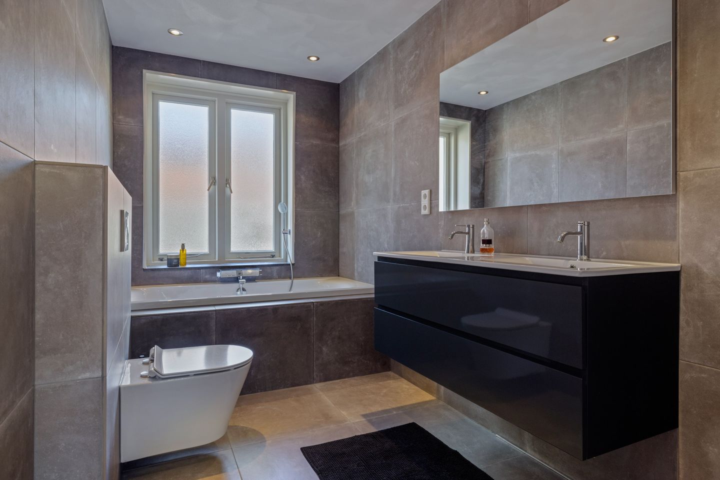 Foto 35 van St Philomenastraat 9