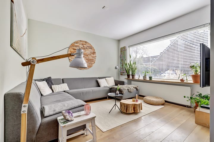 Foto 2 van van Almondelaan 20