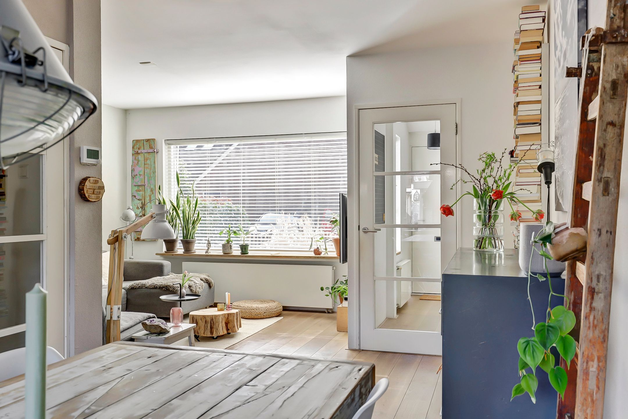 Photo 6 of van Almondelaan 20