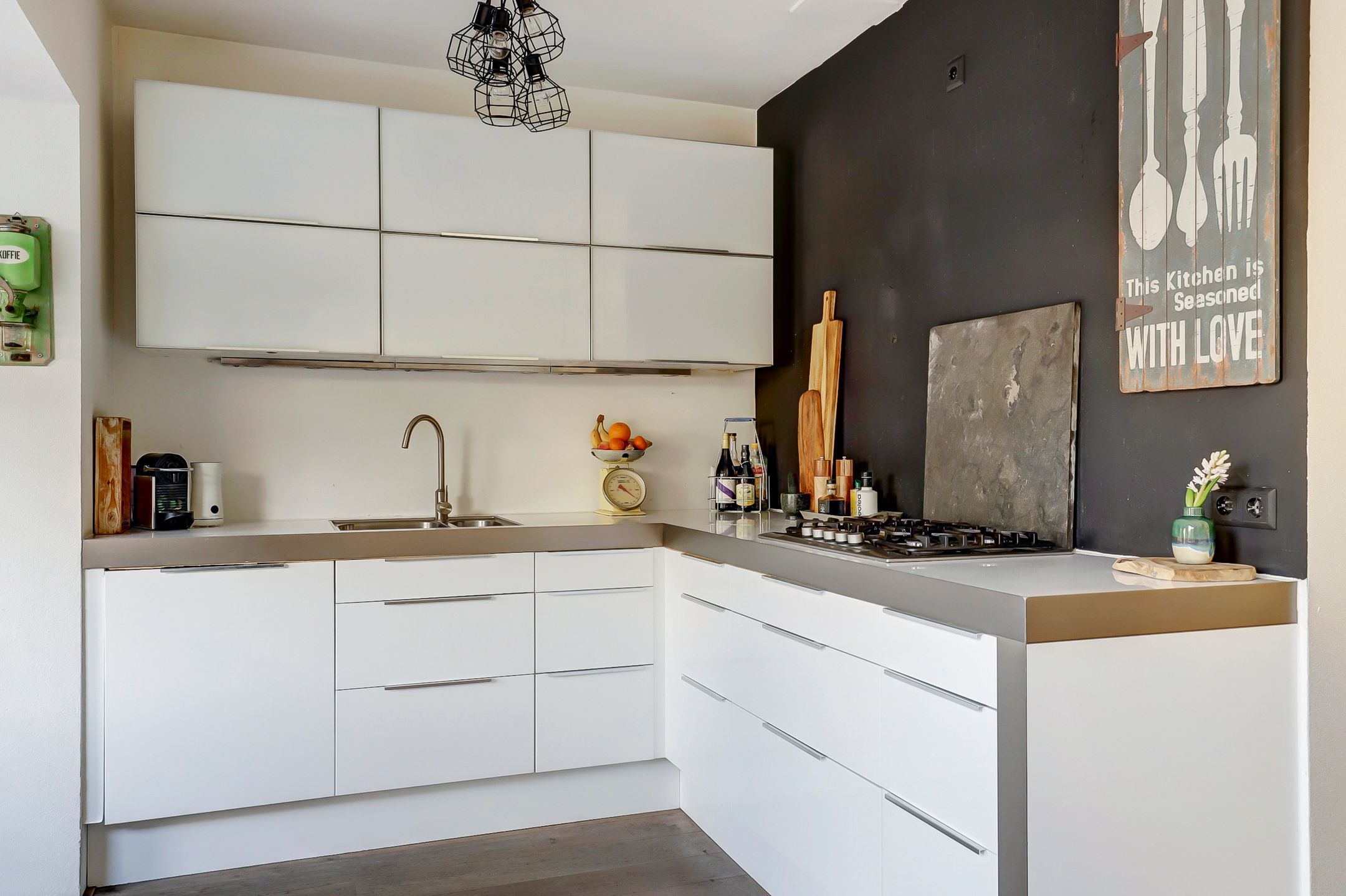 Photo 9 of van Almondelaan 20