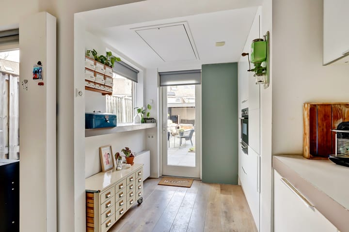 Foto 11 van van Almondelaan 20