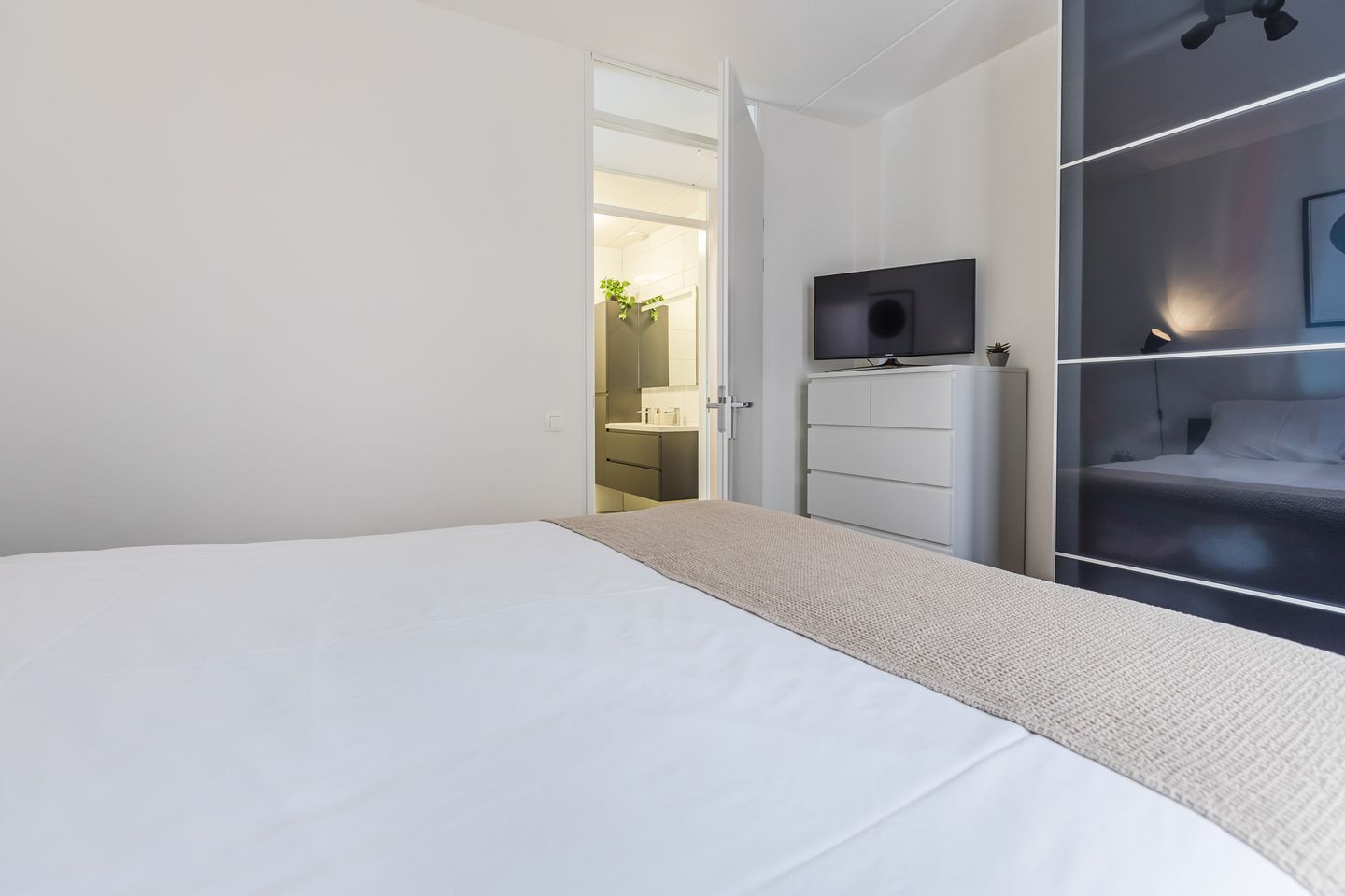 Photo 20 of Hooghuisstraat 20-A