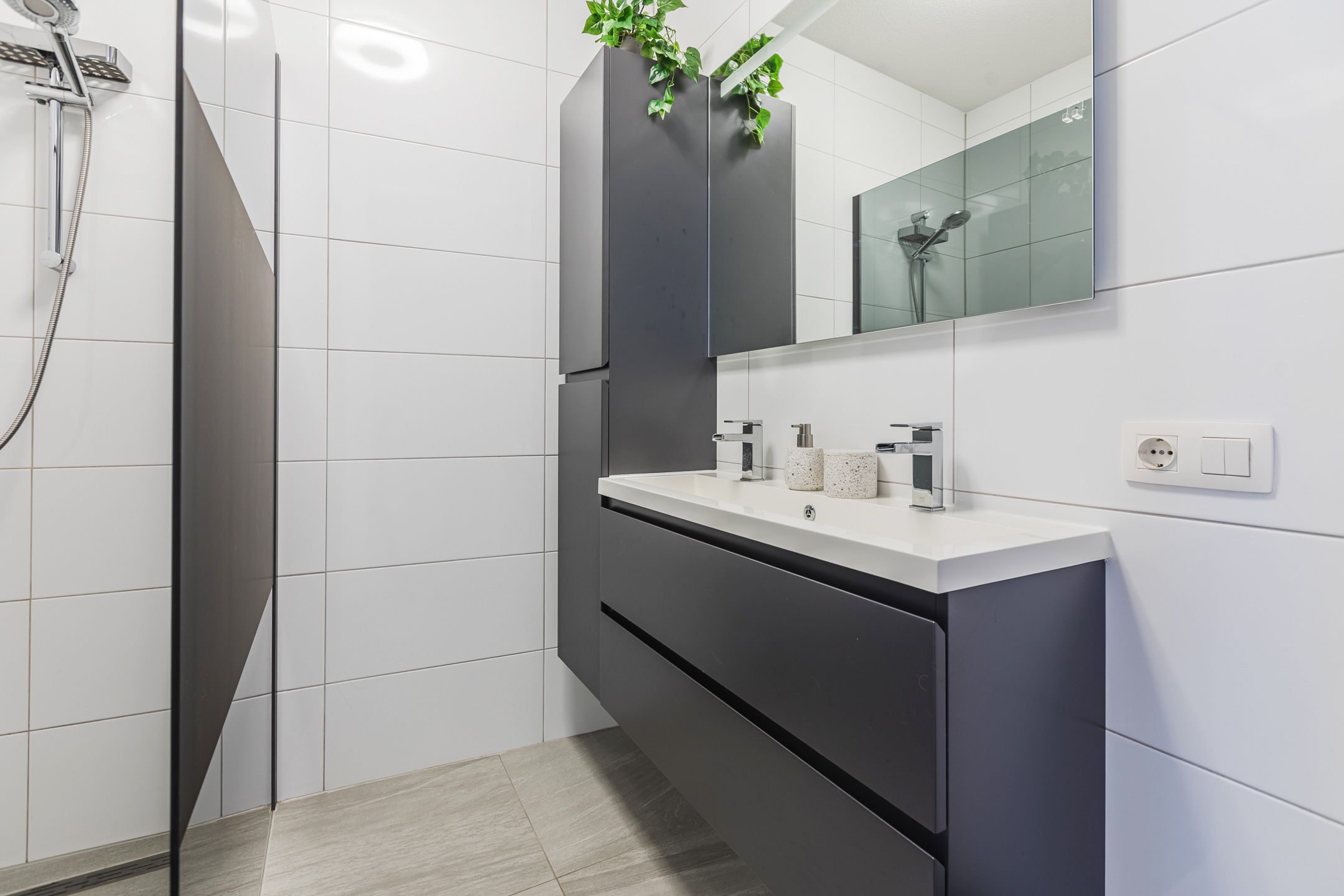 Photo 24 of Hooghuisstraat 20-A