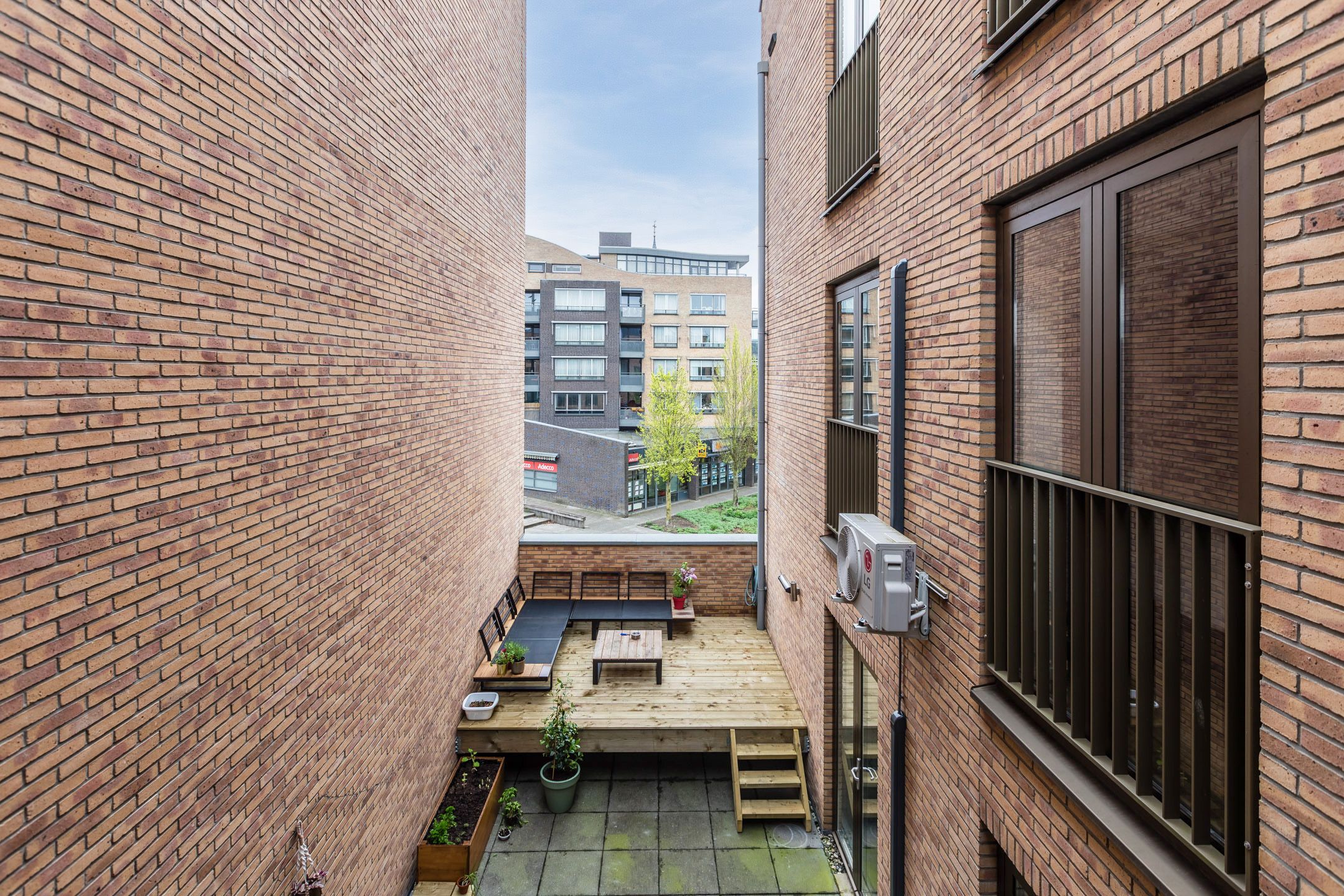 Photo 33 of Hooghuisstraat 20-A