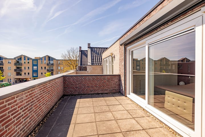 Foto 44 van Koning Willem-Alexanderhof 11