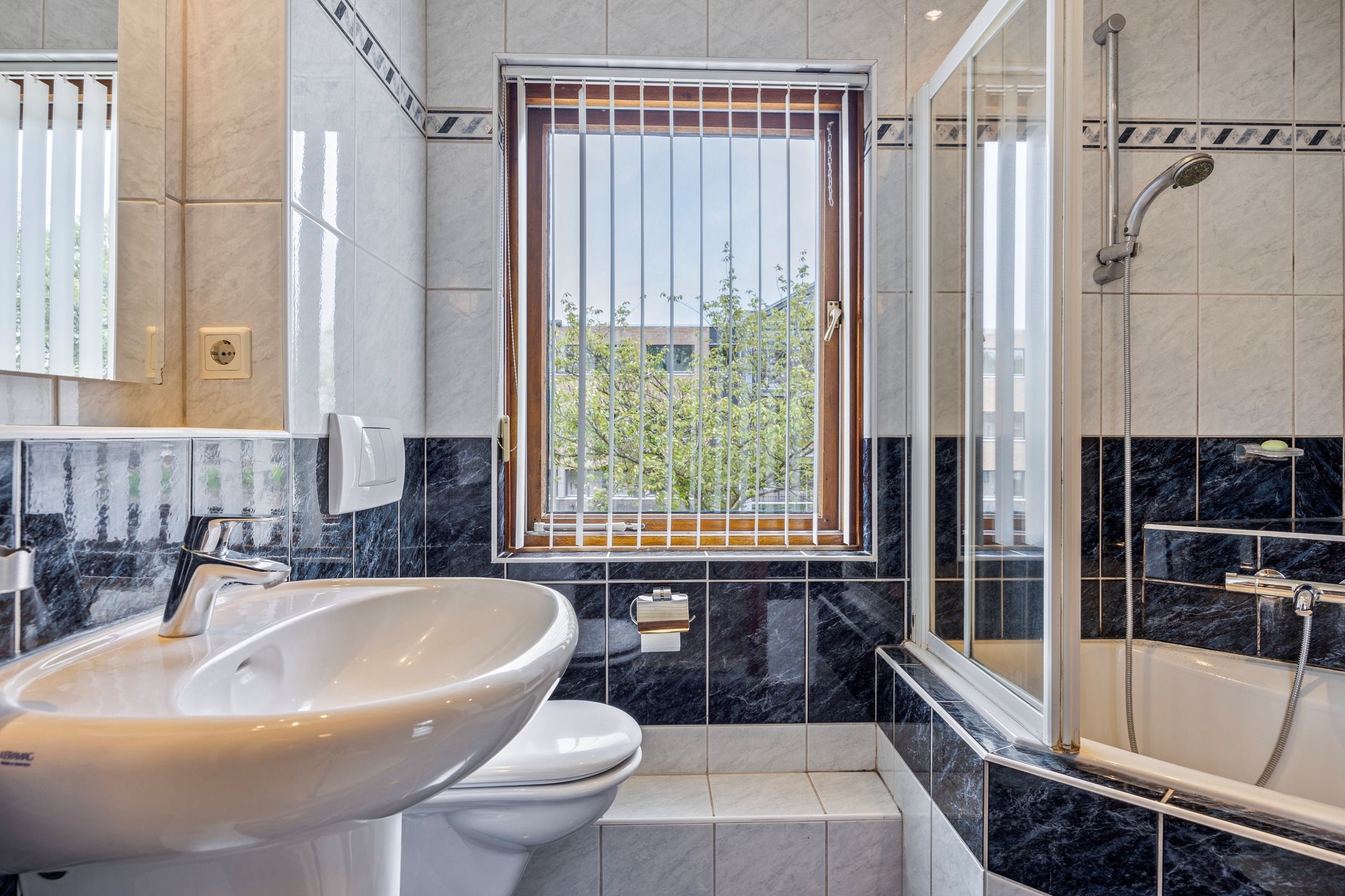 Foto 21 van Spoorlaan 141