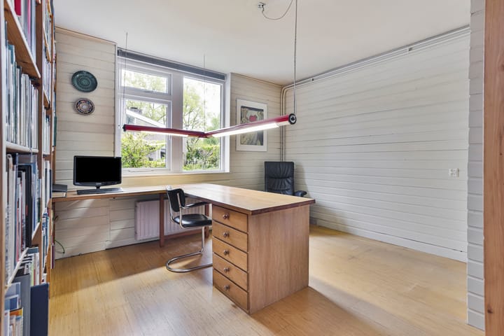 Photo 11 of Deken Swaensstraat 15