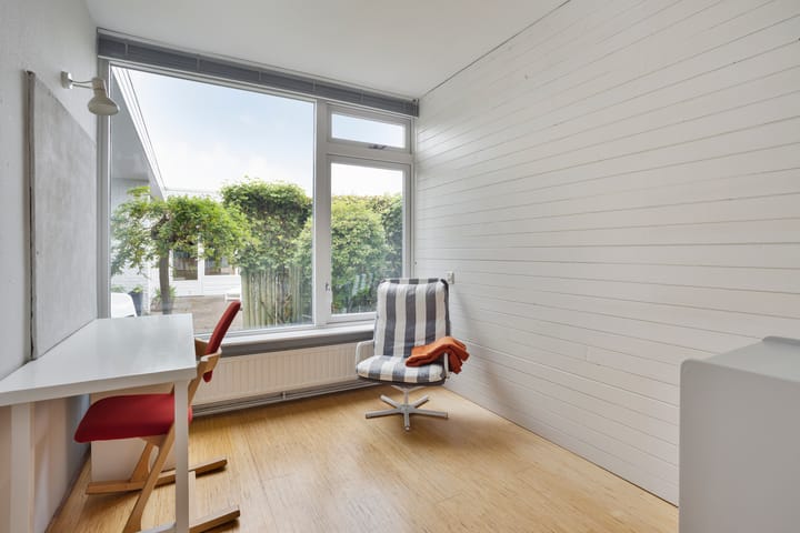 Photo 13 of Deken Swaensstraat 15